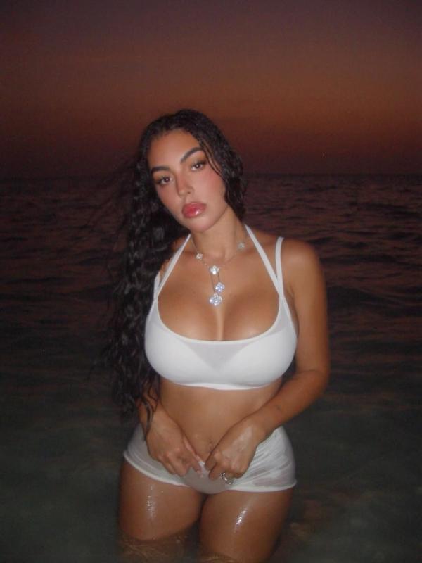 Georgina Rodriguez boc lua anh 1