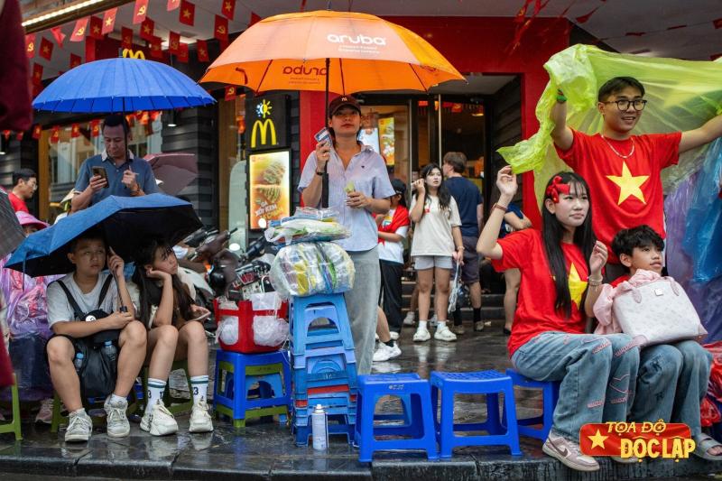 dieu binh A80,  tong duyet A80,  Quoc khanh 2/9,  xem dieu binh,  ky niem 80 nam,  dieu binh Ha Noi, hop luyen dieu binh A80,  dieu binh duoi mua, co thu xem dieu binh, xem dieu binh Ha Noi,  Quang truong Ba Dinh,  duong Thanh Nien anh 10