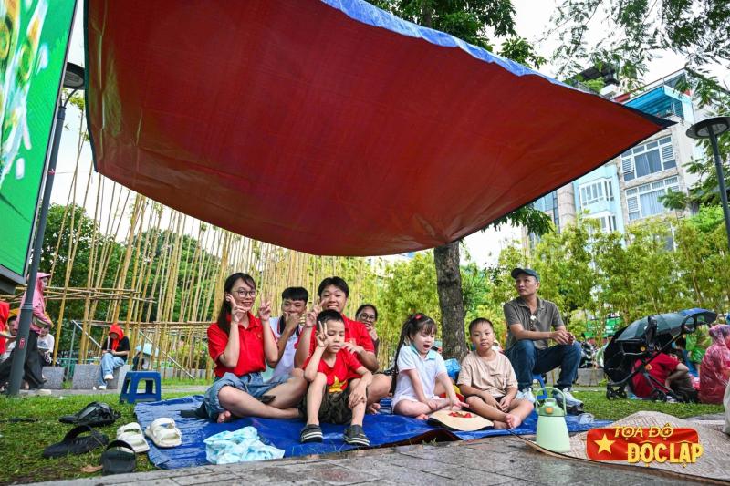 dieu binh A80,  tong duyet A80,  Quoc khanh 2/9,  xem dieu binh,  ky niem 80 nam,  dieu binh Ha Noi, hop luyen dieu binh A80,  dieu binh duoi mua, co thu xem dieu binh, xem dieu binh Ha Noi,  Quang truong Ba Dinh,  duong Thanh Nien anh 3