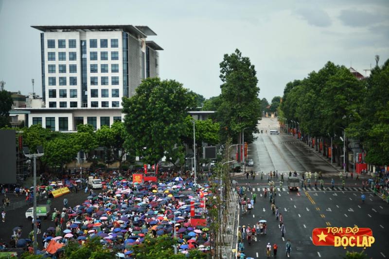 dieu binh A80,  tong duyet A80,  Quoc khanh 2/9,  xem dieu binh,  ky niem 80 nam,  dieu binh Ha Noi, hop luyen dieu binh A80,  dieu binh duoi mua, co thu xem dieu binh, xem dieu binh Ha Noi,  Quang truong Ba Dinh,  duong Thanh Nien anh 4