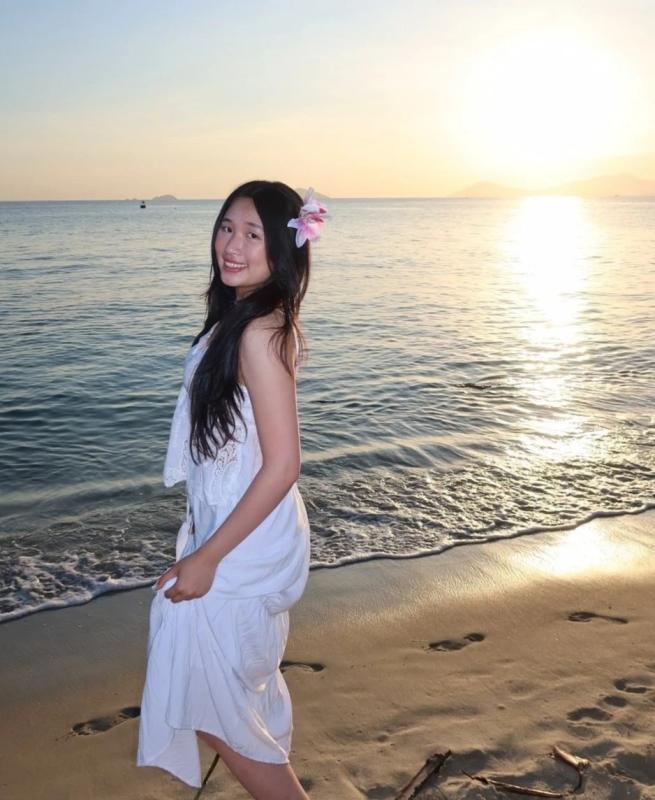 Jenny Huynh tuoi 20 anh 2