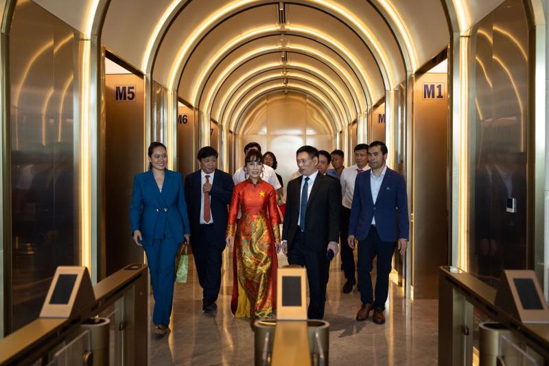khanh thanh Saigon Marina IFC anh 7
