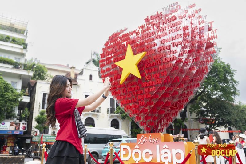 check-in,  check-in ho Guom,  check-in Ha Noi,  Le hoi Doc Lap,  Toa do Doc Lap anh 2