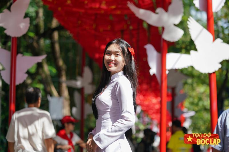 Le hoi Doc Lap,  Toa do Doc Lap,  check-in Ho Guom,  Dong Kinh Nghia Thuc,  Ha Noi 2/9, pho di bo Ho Guom anh 2