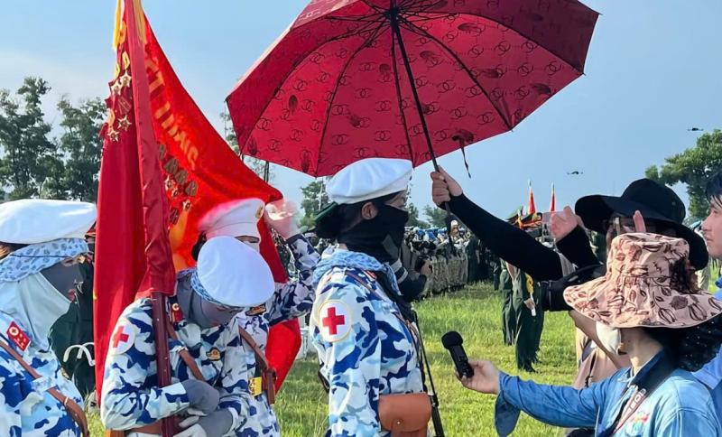 chong nang,  ao chong nang,  chien si chong nang anh 1