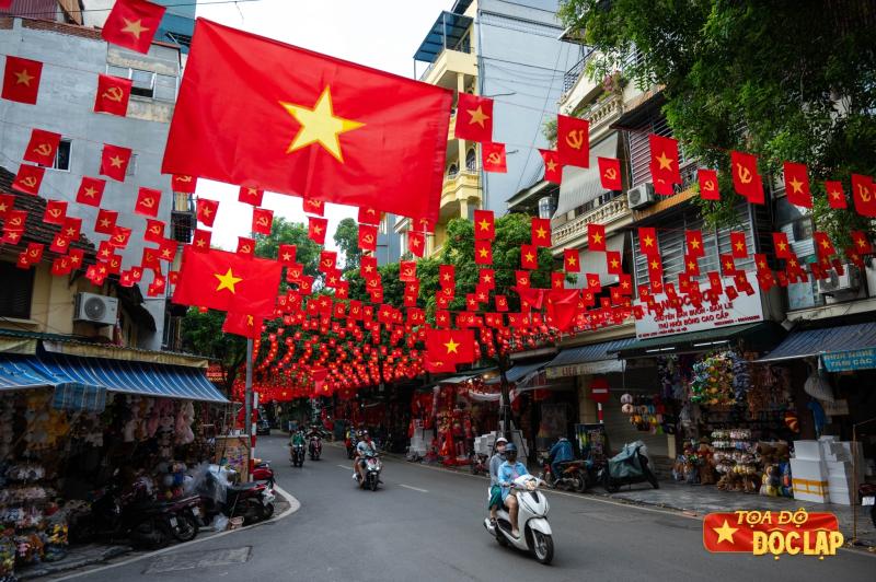 ha noi treo co hoa anh 2