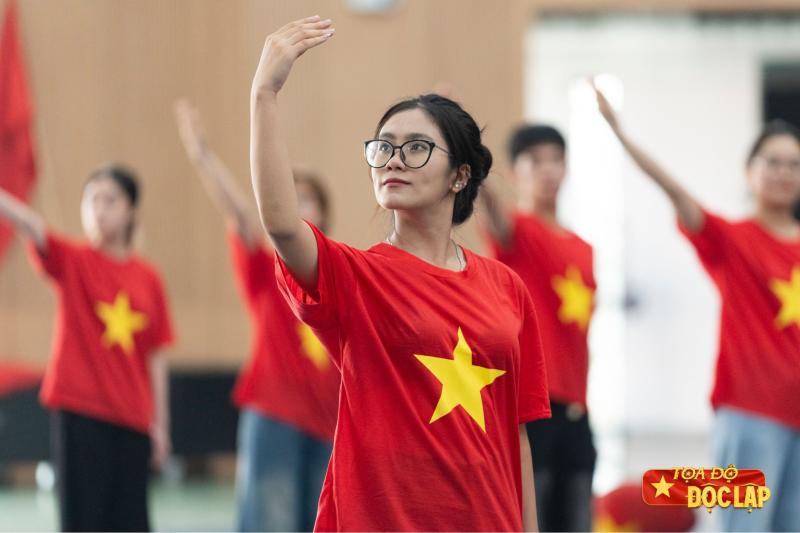 Flashmob Le hoi Doc Lap, Flashmob Quoc khanh Ha Noi, Le hoi Doc Lap 2/9,  Nguoi tre flashmob,  Quoc khanh 2/9, Bieu dien flashmob Ha Noi, Cung Thieu nhi Ha Noi anh 5