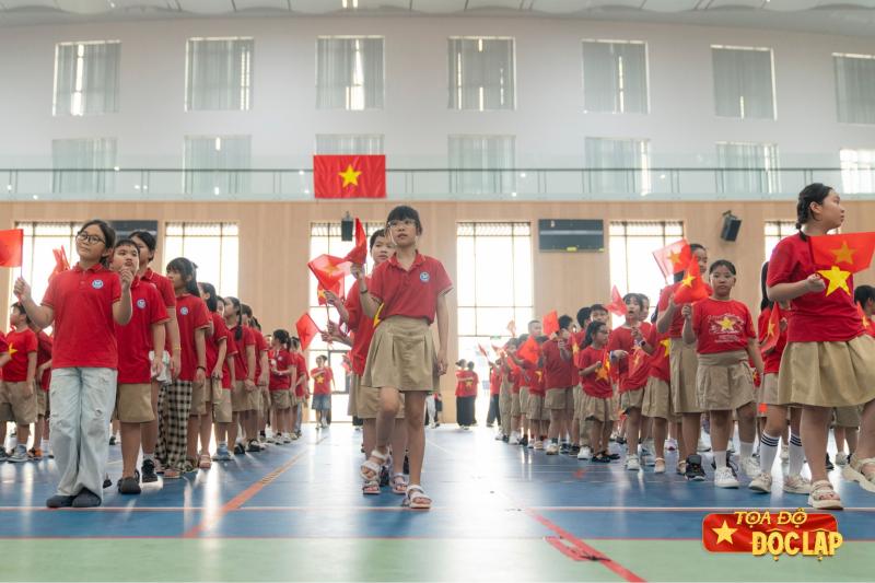 Flashmob Le hoi Doc Lap, Flashmob Quoc khanh Ha Noi, Le hoi Doc Lap 2/9,  Nguoi tre flashmob,  Quoc khanh 2/9, Bieu dien flashmob Ha Noi, Cung Thieu nhi Ha Noi anh 9