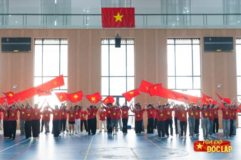 Flashmob Le hoi Doc Lap, Flashmob Quoc khanh Ha Noi, Le hoi Doc Lap 2/9,  Nguoi tre flashmob,  Quoc khanh 2/9, Bieu dien flashmob Ha Noi, Cung Thieu nhi Ha Noi anh 4