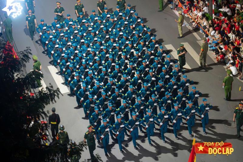 di xem dieu binh A80 anh 5