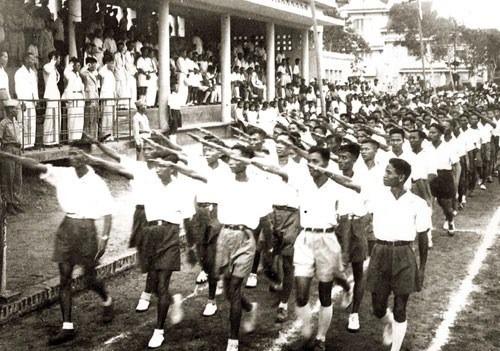 cach mang thang tam 1945 anh 2