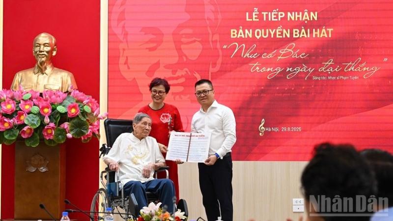 nhac si pham tuyen anh 1