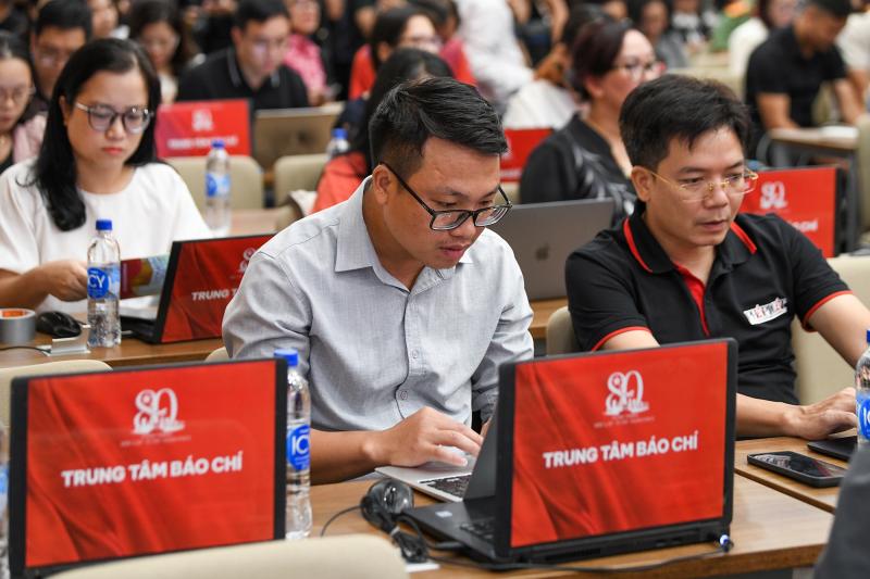 Tem 80 nam Quoc Khanh anh 4