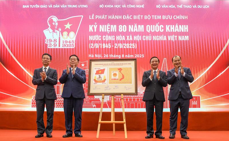 Tem 80 nam Quoc Khanh anh 5