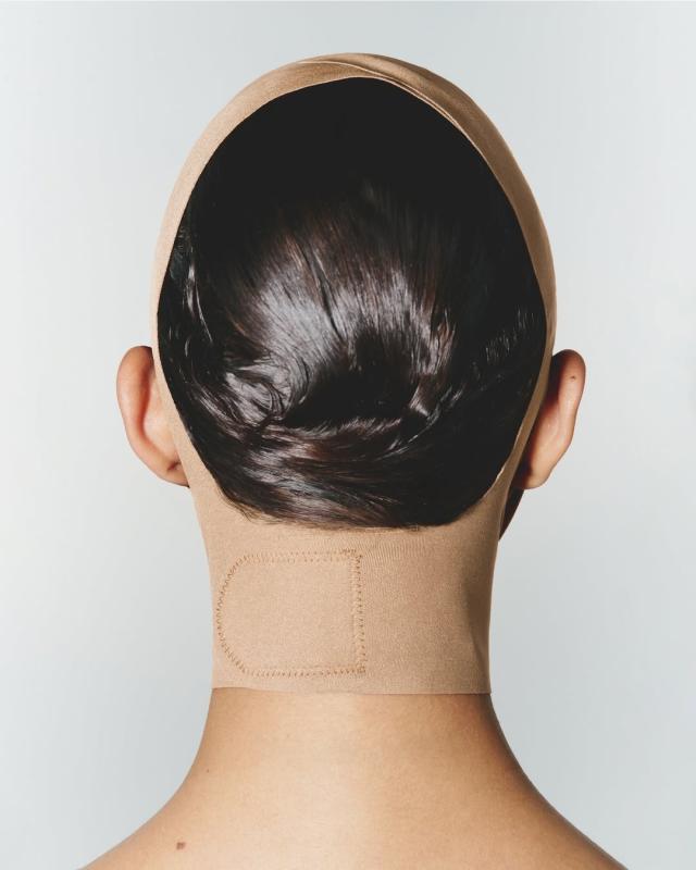 Kim Kardashian,  Skims,  Seamless Sculpt Face Wrap anh 6