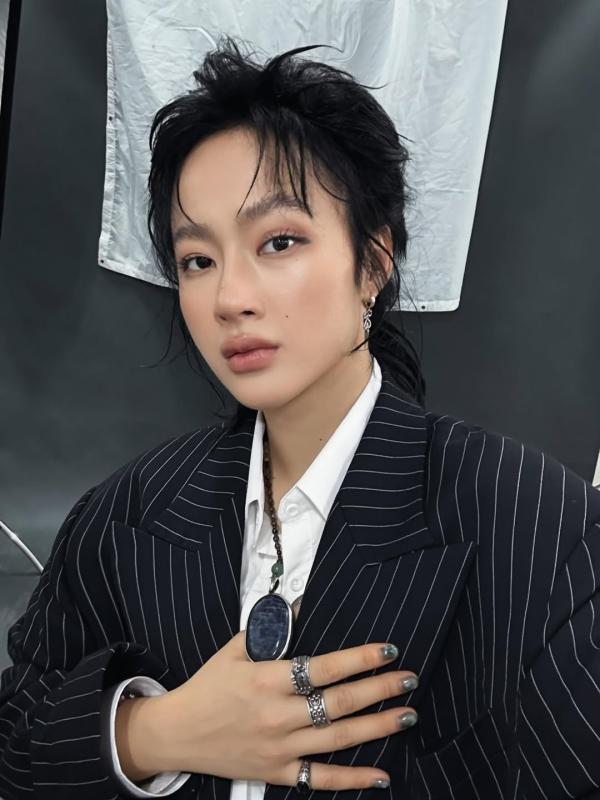 Angela Phuong Trinh,  To La Loc,  queer bait,  LGBT anh 1