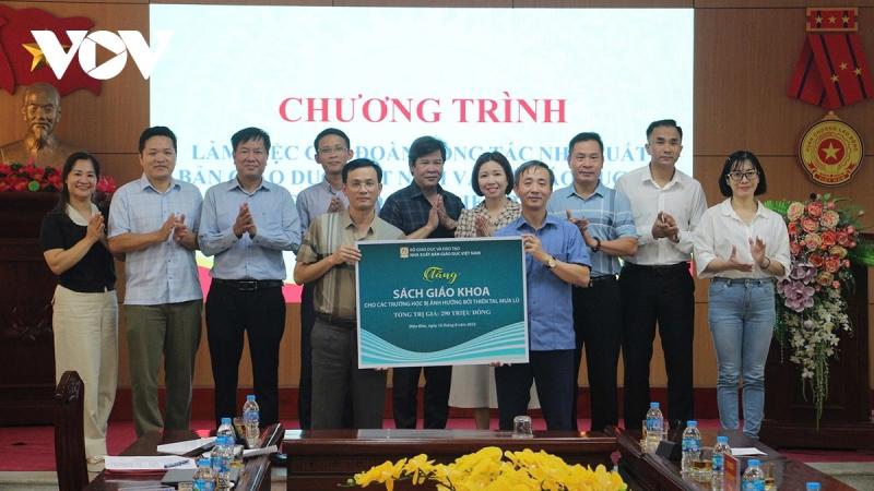 Tang sach anh 3