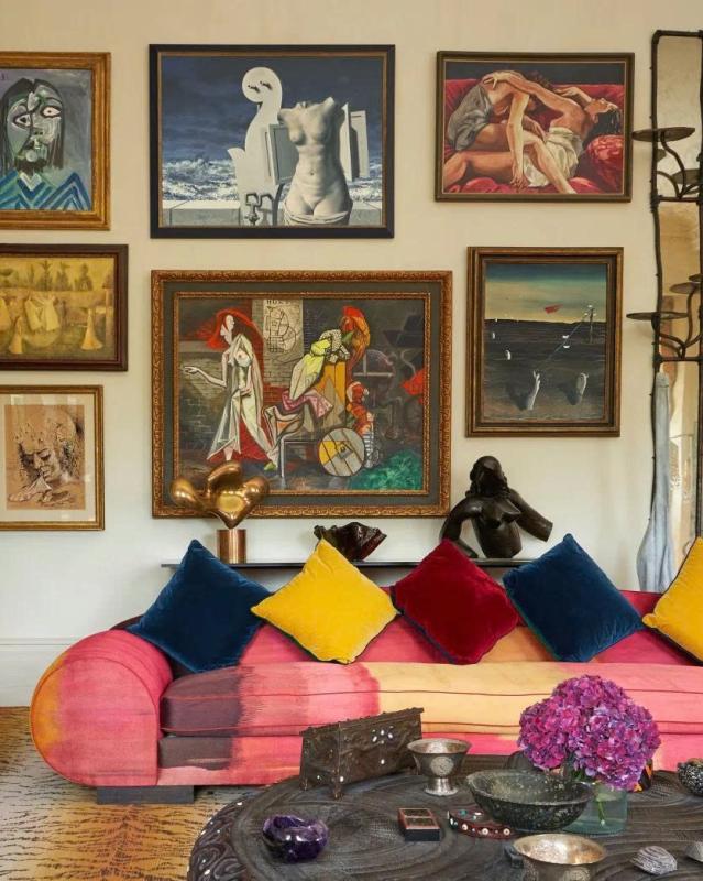 Nu dai gia nghe thuat, can ho 80 trieu USD,  Pauline Karpidas,  suu tap nghe thuat,  dau gia Sotheby’s,  kiet tac nghe thuat,  Can ho London, bo suu tap Pauline Karpidas,  nghe thuat sieu thuc,  Andy Warhol,  Salvador Dali,  Rene Magritte,  Claude Lalanne, nha suu tap tu nhan, ban dau gia nghe thuat, can ho 60 trieu bang,  kiet tac nghe thuat,  dau gia Sotheby’s anh 3