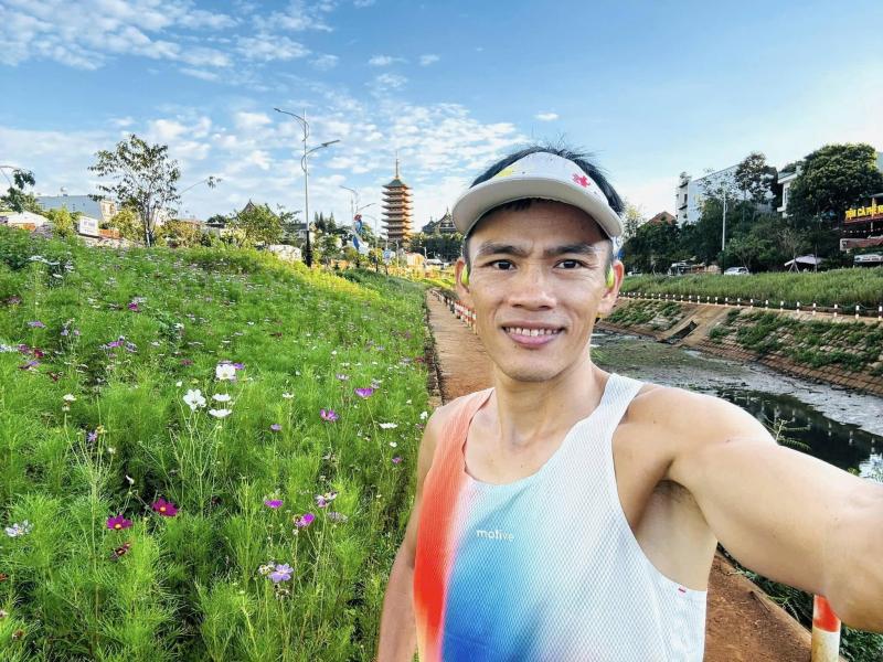 chay bo xuyen Viet 2/9 anh 1