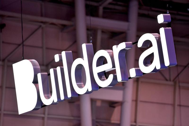 Natasha lua dao,  Builder.ai la gi,  vibe coding la gi,  lap trinh bang AI,  startup AI pha san anh 1