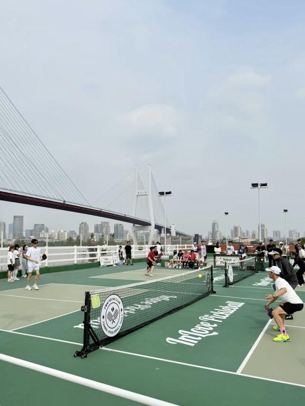 Pickleball Trung Quoc,  san pickleball Trung Quoc,  nguoi choi pickleball,  thi truong pickleball,  phat trien pickleball,  xu huong pickleball anh 2