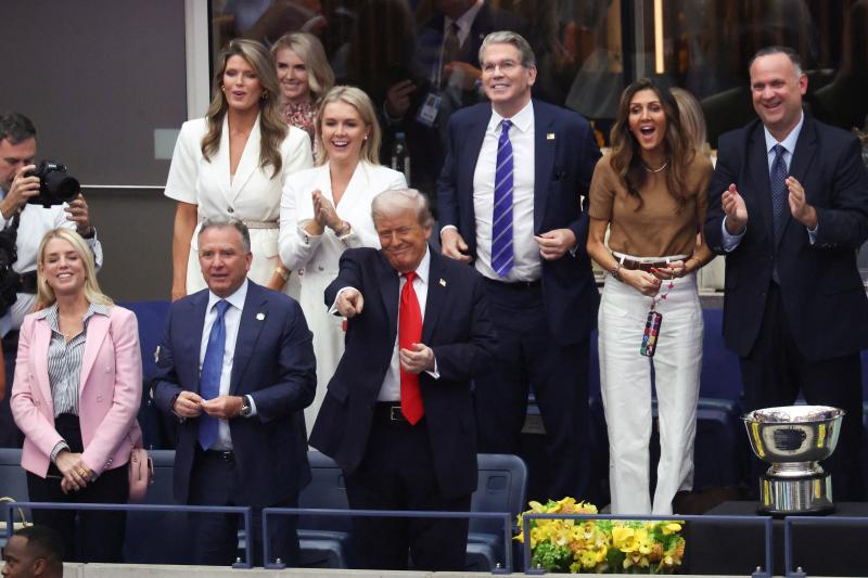 quan chuc kinh te,  mau thuan noi bo,  Scott Bessent,  Bill Pulte,  chinh quyen Trump anh 1