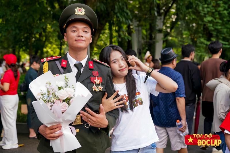 nu hon chien si,  tinh yeu A80,  dieu binh 2/9,  chien si yeu,  khoanh khac A80,  tinh linh 2/9 anh 7