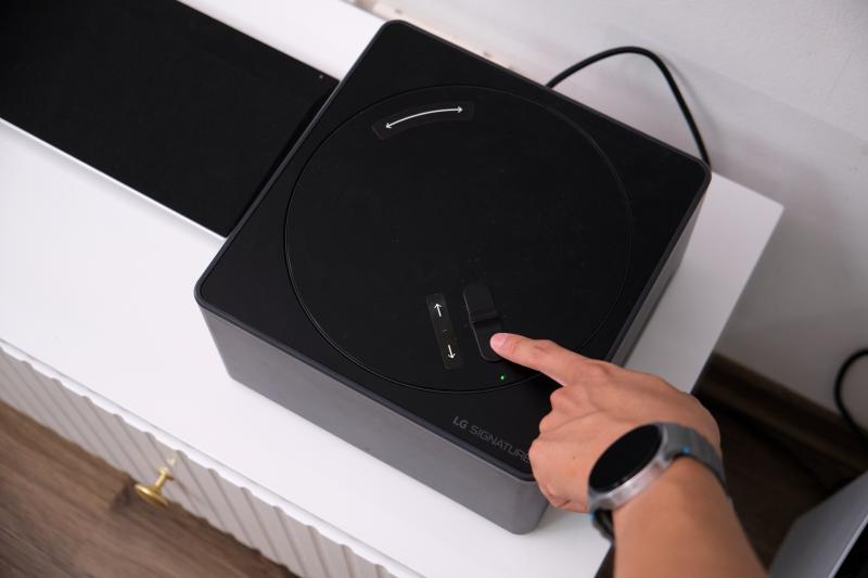 TV OLED,  LG M5,  TV dat nhat,  khong day,  cong nghe AI,  ket noi wireless anh 4
