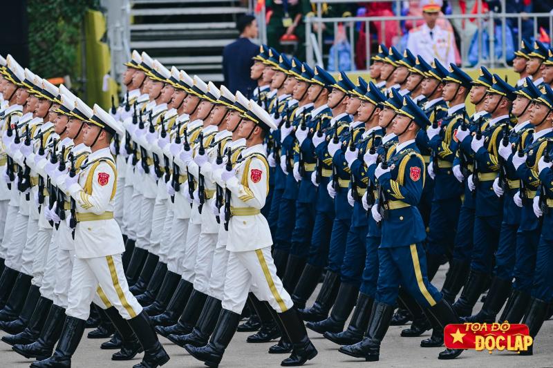 Trung Quoc dieu binh 2/9 anh 1