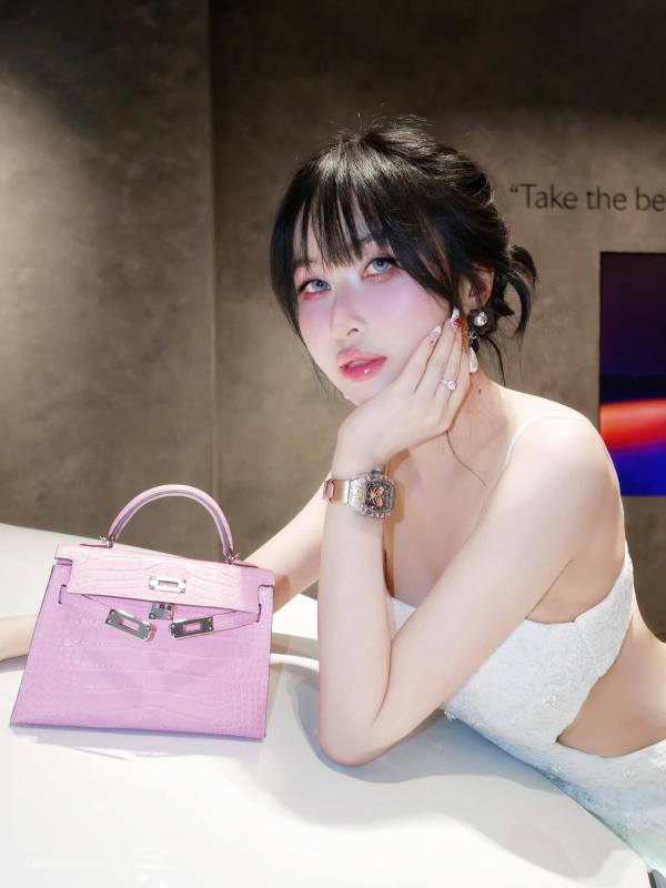 Mina Pham,  dai gia Minh Nhua,  Minh Nhua,  vo Minh Nhua,  dong ho Mina Pham anh 6
