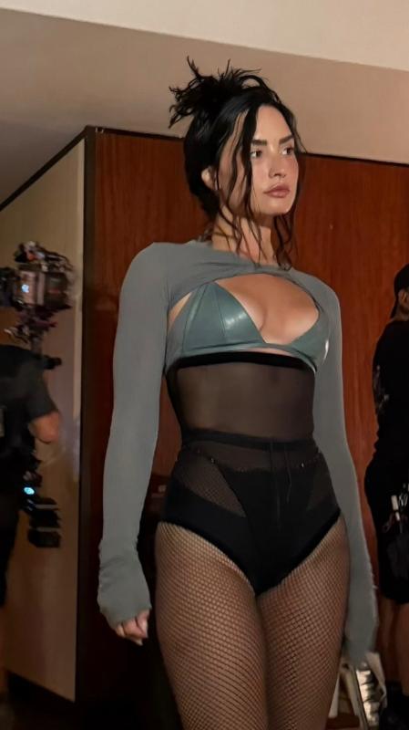 Demi Lovato,  Kim Kardashian,  Bianca Censori,  Dua Lipa anh 1