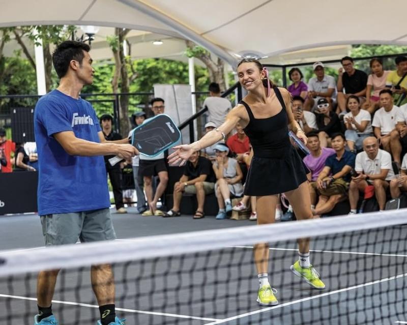 Parris Todd pickleball,  pickleball Ha Noi,  vo dich MLP,  Barbie pickleball,  tay vot Parris Todd,  san pickleball Ha Noi anh 3
