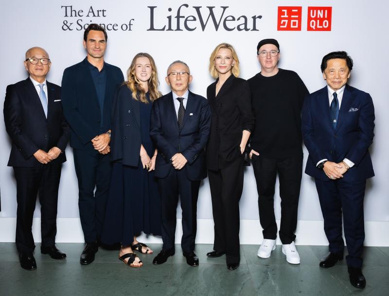 Uniqlo,  KAWS,  LifeWear,  KAWS Uniqlo,  Roger Federer,  Cate Blanchett anh 1