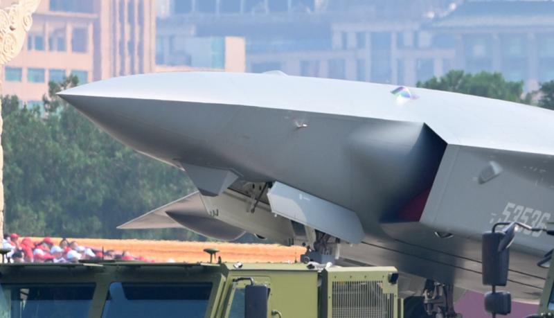UAV chien dau tang hinh anh 3