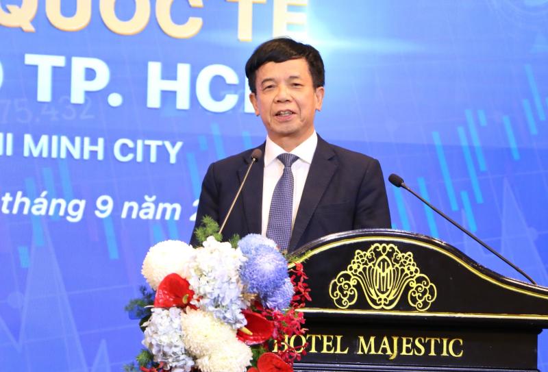 trung tam tai chinh anh 2
