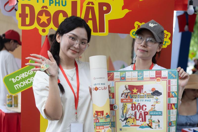 le hoi doc lap,  toa do doc lap,  Quoc khanh 2/9,  Ho Guom,  moc khoa sao vang,  local brand Viet,  san pham yeu nuoc,  Gian hang trai nghiem, pho di bo Ho Guom,  Tic Co Studio,  Noteworthy, anh 10