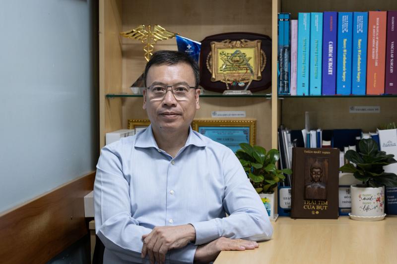 Bac si Nguyen Hoang Dinh anh 2
