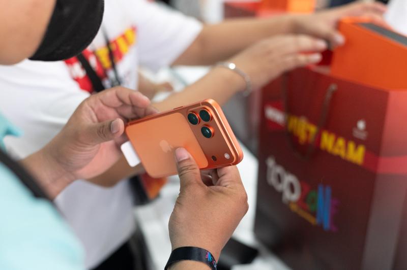 mo ban iPhone 17 anh 21