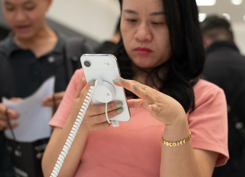 mo ban iPhone 17 anh 11