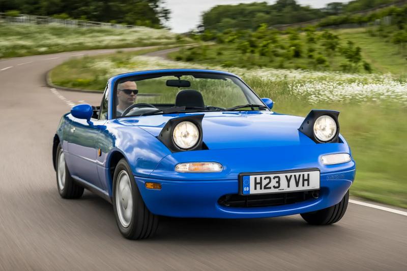 mazda,  mazda miata,  mx-5,  mazda mx-5,  mazda mx-5 miata,  rx-7,  rx-7 fd,  nha thiet ke,  cha de,  Sutomu "Tom" Matano,  Sutomu Matano anh 2