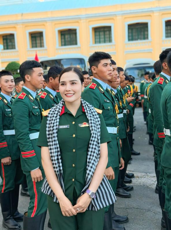 nguoi doc thuyet minh A80 anh 12