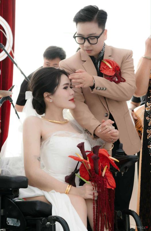 mat chan dam cuoi LGBT anh 2