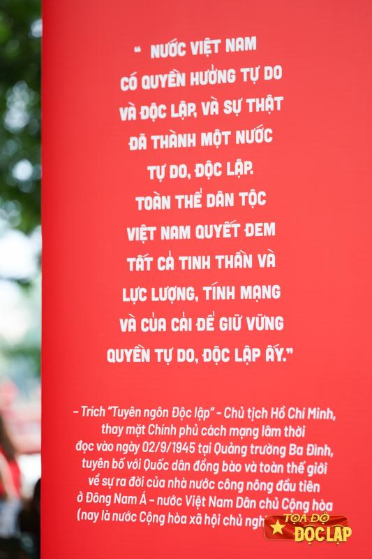 Le hoi Doc lap anh 9