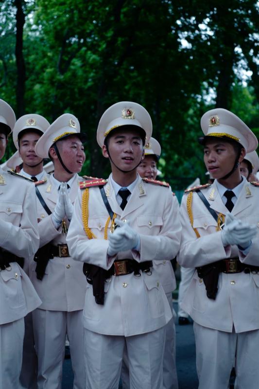tinh yeu chien si,  hau phuong,  hau phuong chien si,  ban gai chien si anh 3