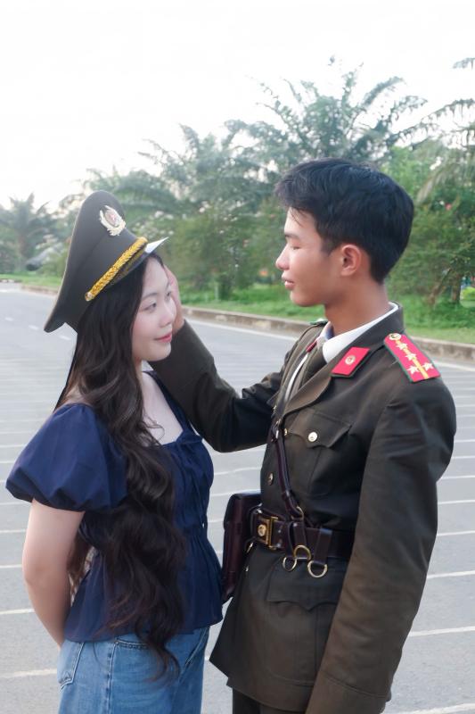 tinh yeu chien si,  hau phuong,  hau phuong chien si,  ban gai chien si anh 1