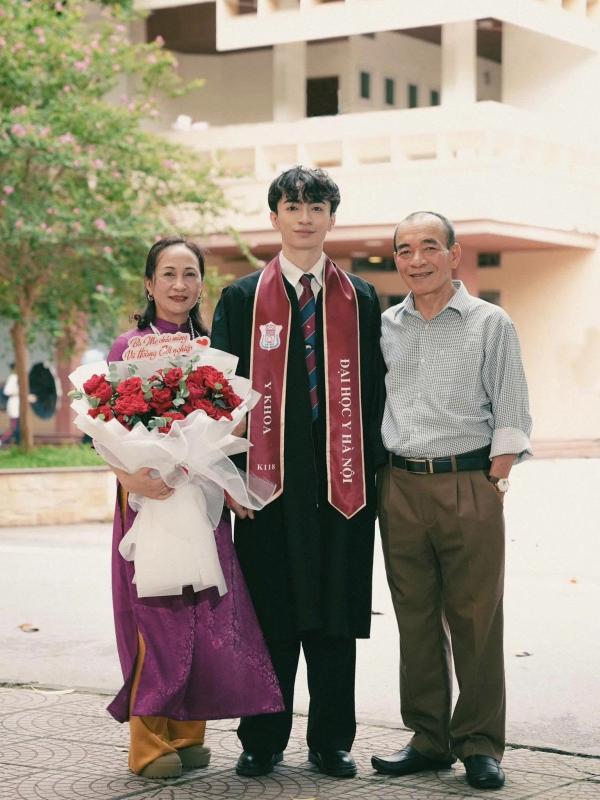 thi bac si noi tru anh 6