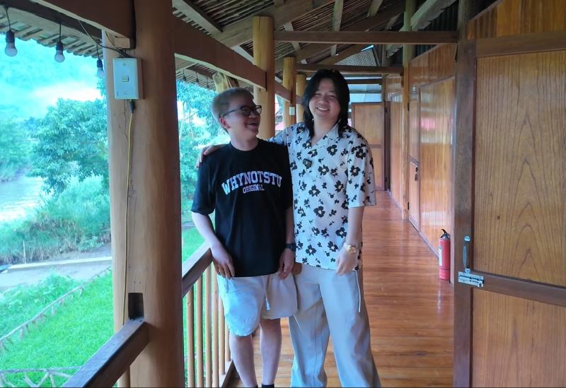 Khoa Pug keo chan anh 1