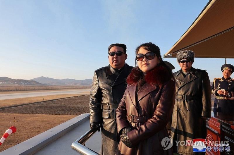 con gai Kim Jongun anh 5