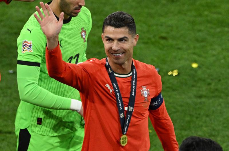 Ronaldo kiem tien anh 1