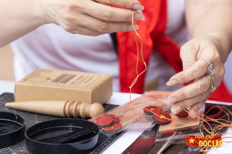 le hoi doc lap,  toa do doc lap,  Quoc khanh 2/9,  Ho Guom,  moc khoa sao vang,  local brand Viet,  san pham yeu nuoc,  Gian hang trai nghiem, pho di bo Ho Guom,  Tic Co Studio,  Noteworthy, anh 3